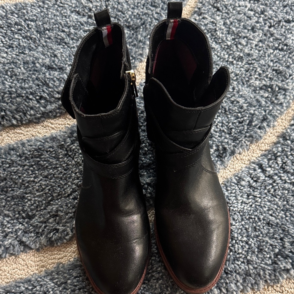 NEW..Black Women's Ankle Boots
